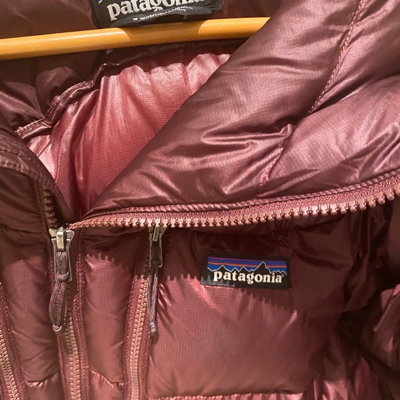 Women’s Patagonia Puffer - Picture 3 of 5